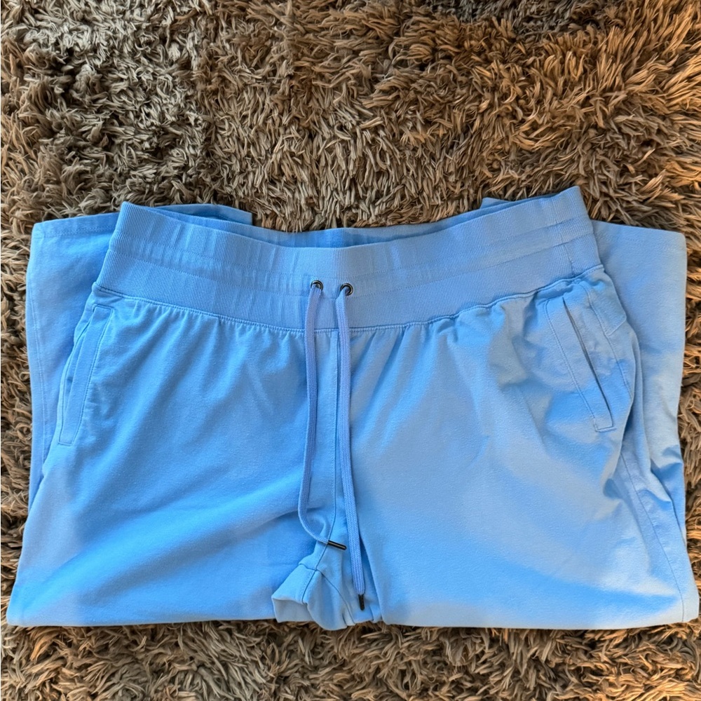 Women’s Tek Gear Essential straight leg capris